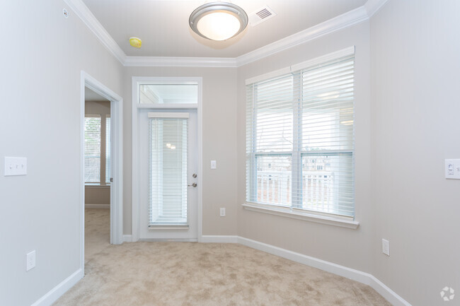 2BR, 2BA - 1195SF B2- Dining Area - Clairmont at Trinity