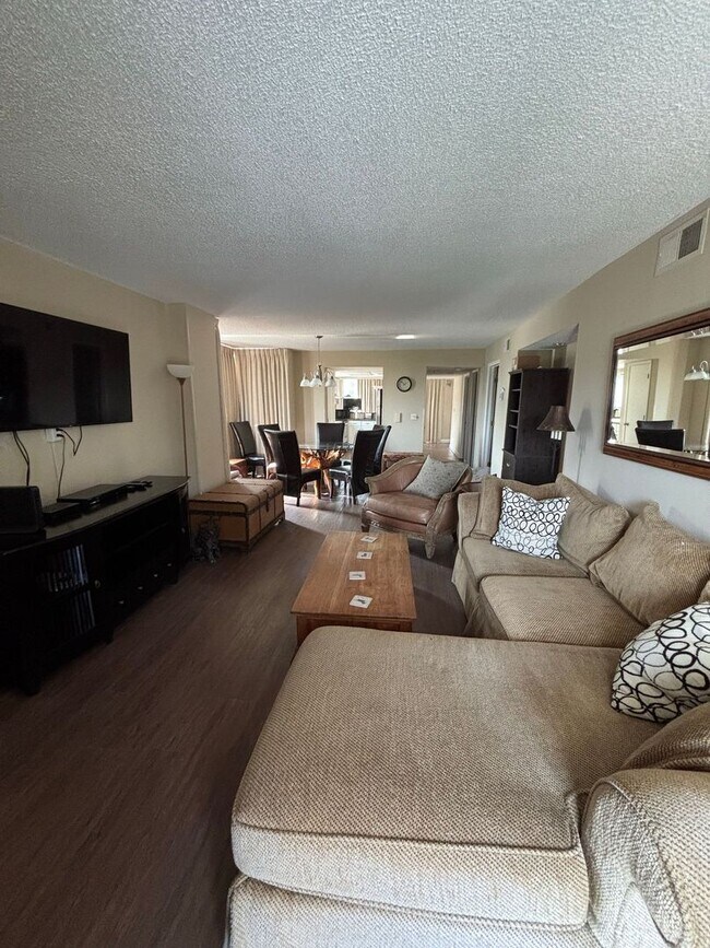 Building Photo - Nice 3 bedroom/3 bath furnished condo near...