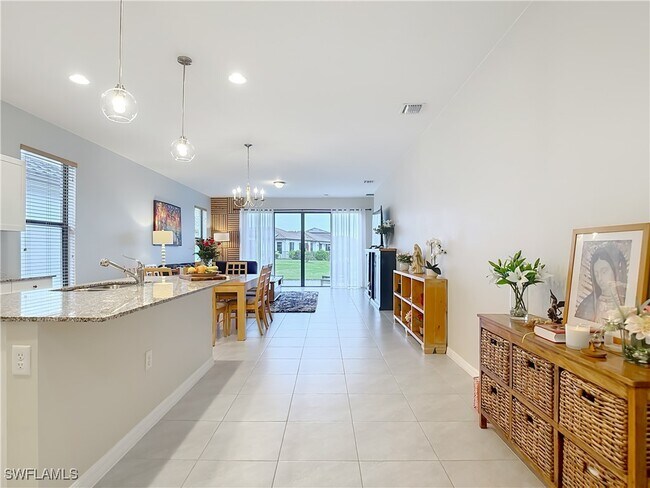 Building Photo - 5529 Soria Ave