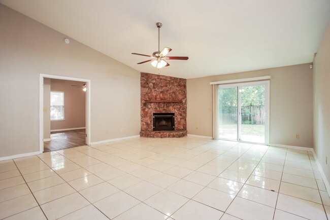 Building Photo - 8228 Honeysuckle Ln