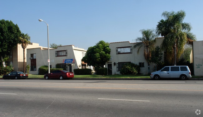 Building Photo - 8808 Van Nuys Blvd