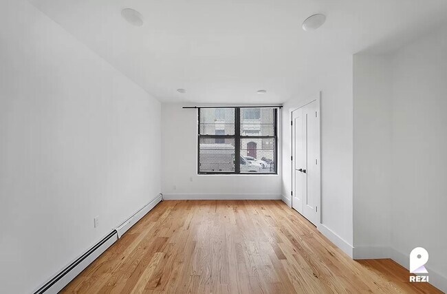 Building Photo - 369 E 21st St