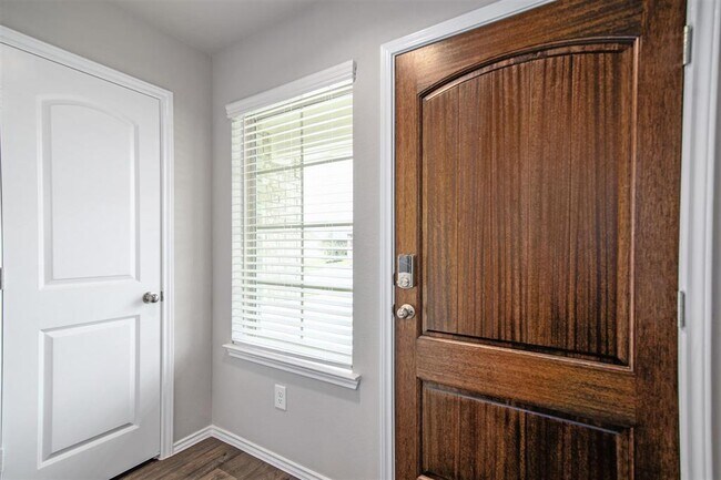 Foto del edificio - 22822 Zephyr Vly Trl