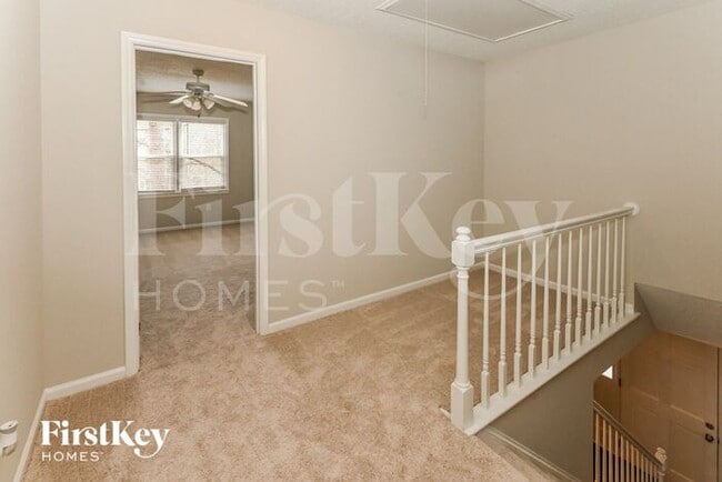Building Photo - 6831 Van De Rohe Dr