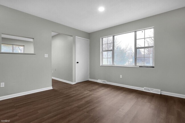 Building Photo - 2 br, 1 bath Duplex - 431 Maple Street 431...