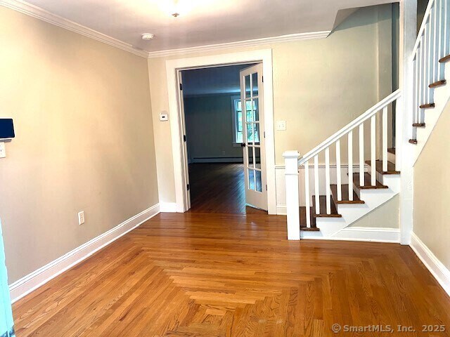 Building Photo - 623 Elm St