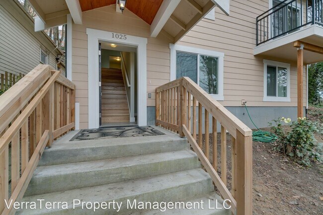 Foto del edificio - 3 br, 2 bath House - 1025 Sturgus Ave S