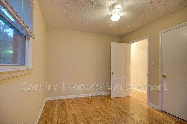 Foto del edificio - 421 E McLelland Ave