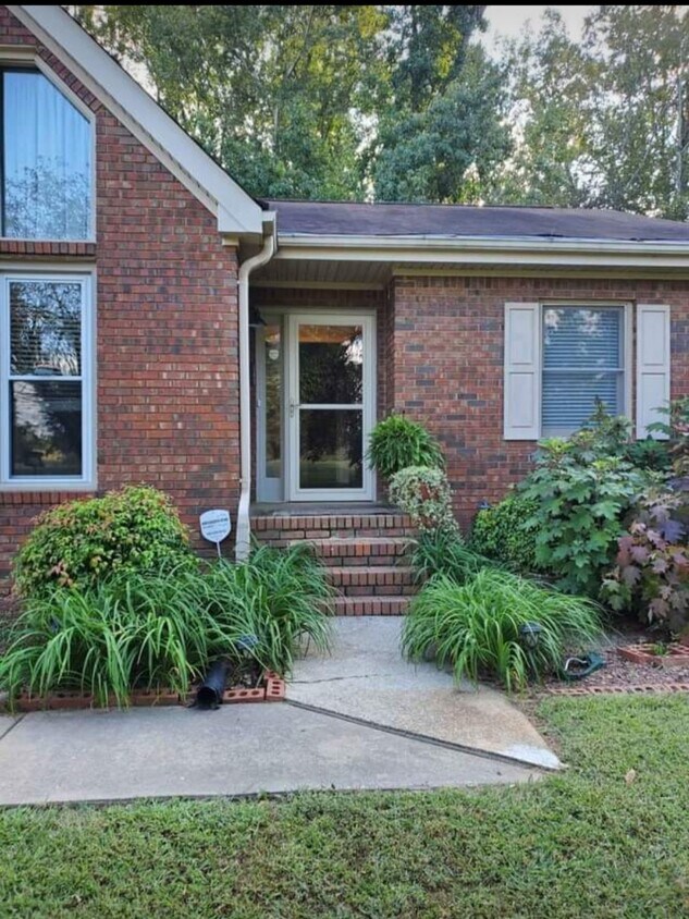 1075 Hargrove Lake Rd Unit A, Colbert, GA 30628 Apartments in Colbert