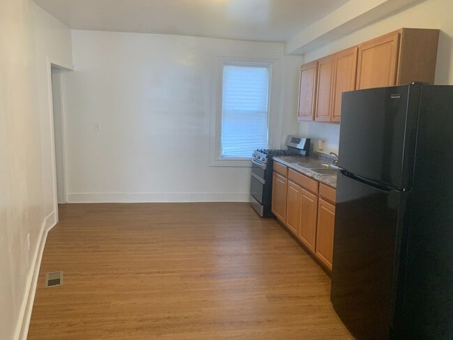 Foto del edificio - One bedroom Apartment! Video in Photos!