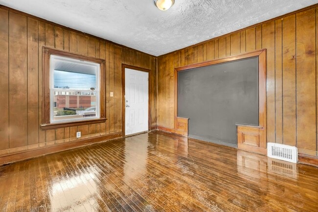 Building Photo - 7412 Worley Ave