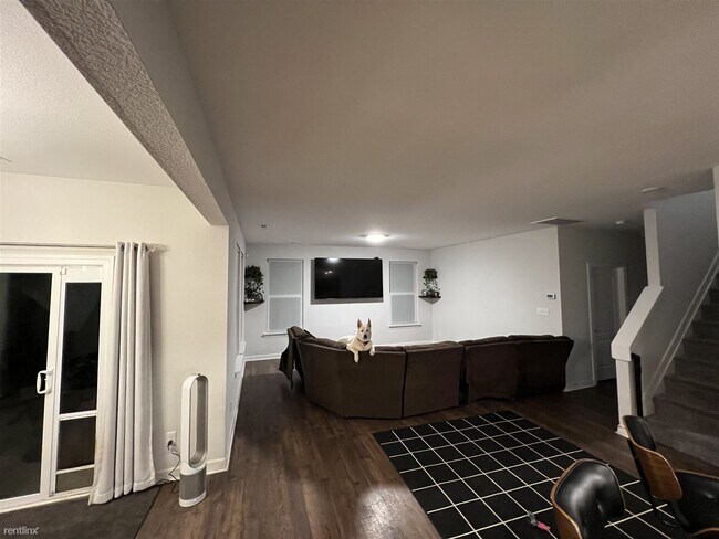 Building Photo - 3 br, 2.5 bath House - 15 East Berkley Drive