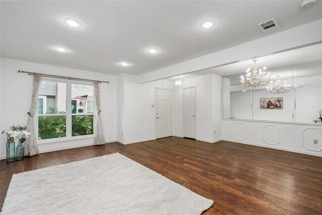 Foto del edificio - 14456 Misty Meadow Ln