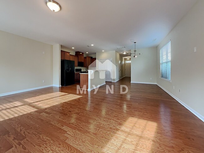 Building Photo - 563 Panorama Park Pl