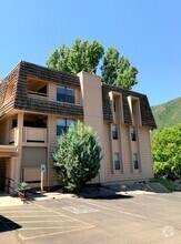 Building Photo - 1527 Blake Ave