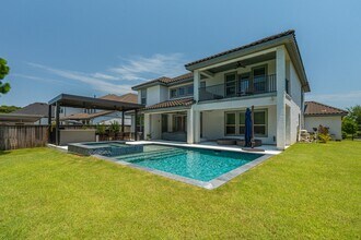 Building Photo - 27 Floral Vista Dr