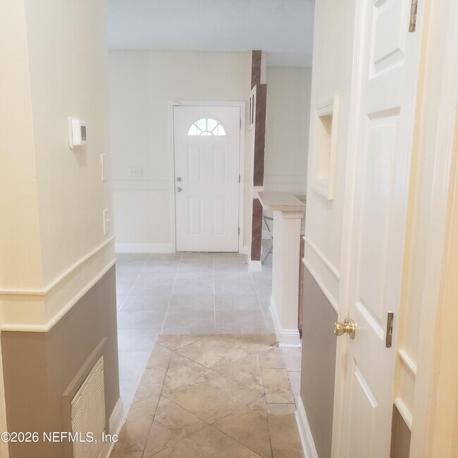 Foto del edificio - 1530 W 29th St