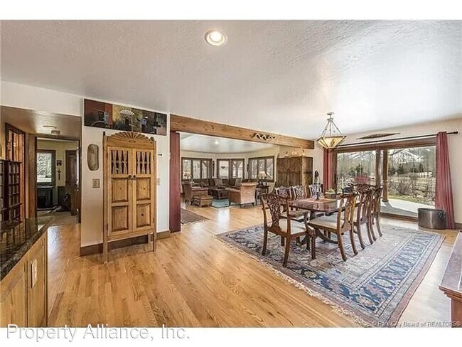 Foto del edificio - 6 br, 4 bath House - 2881 Hackney Court