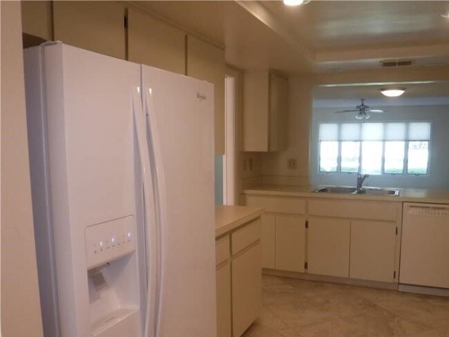 Building Photo - 8001 Bardmoor Pl