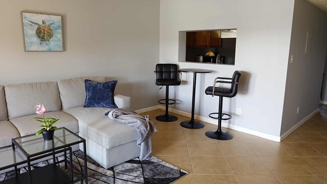 Building Photo - 3837 Pompano Dr SE