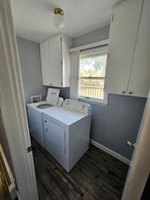 Building Photo - 808 W Sweet Ave
