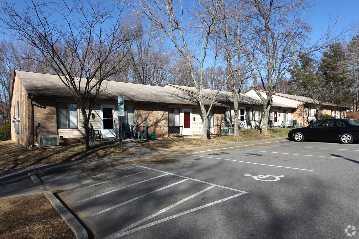 Primary Photo - Liberty Arms Apartments