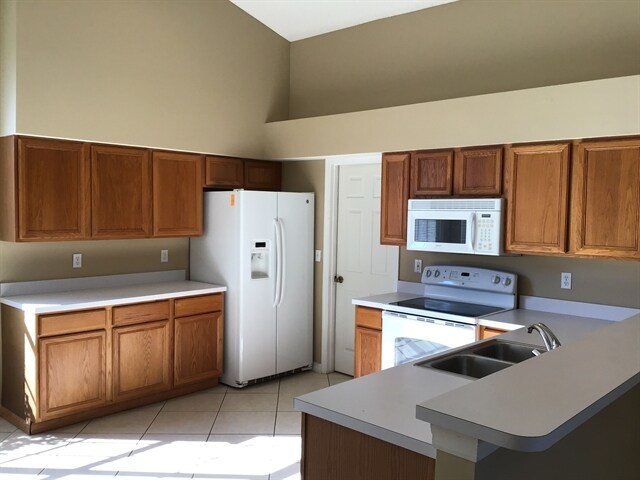 Foto del edificio - 2238 Holly Ridge Dr