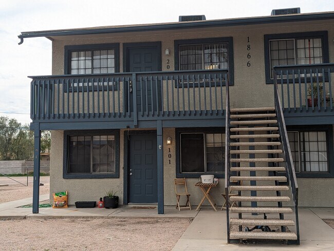Foto del edificio - 1866 S Monterey Dr