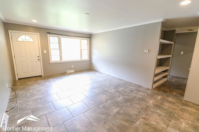 Foto del edificio - Affordable 4 Bedroom Home in West Manhattan!