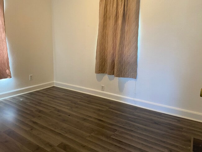 Foto del edificio - 1212 Evergreen Ave