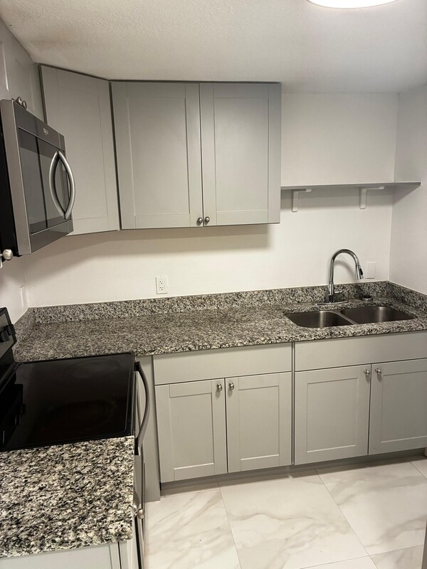 Foto del edificio - 1530 Ryar Rd