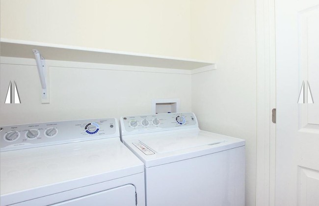 2X2 In-Unit Laundry - Raintree Apartments