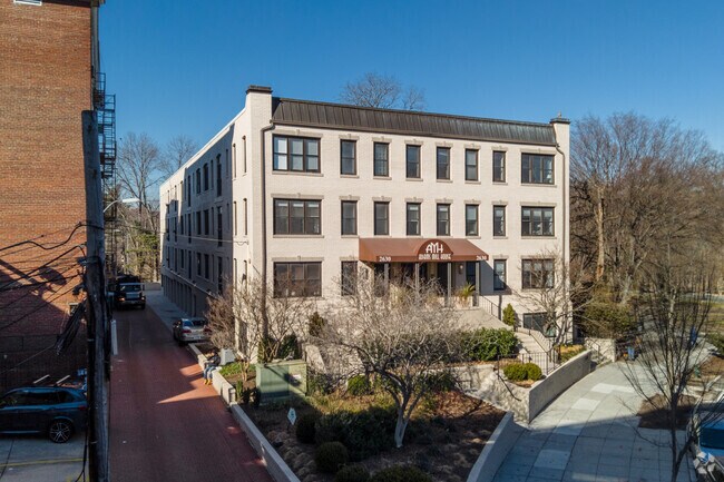 Foto del edificio - 2630 Adams Mill Rd NW