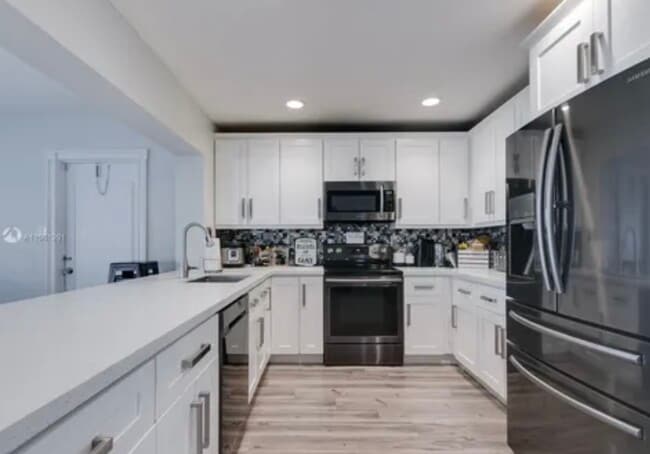 Foto del edificio - 7204 NW 77th St