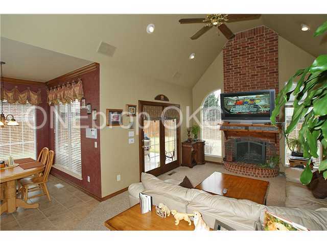 Building Photo - 2824 N Ashecroft Dr