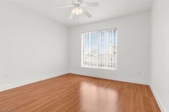 Building Photo - 7107 S Durango Dr