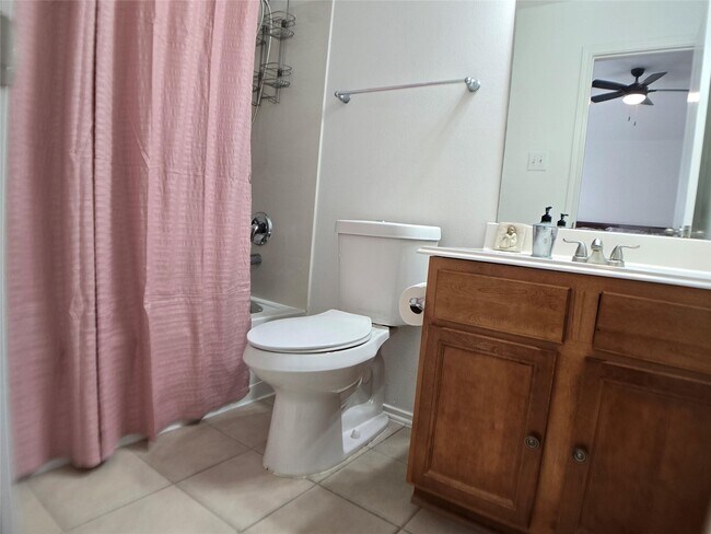 Foto del edificio - 14339 Hillard Green Ln