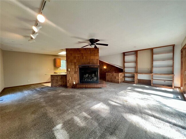 Building Photo - 13784 Cedar Cir