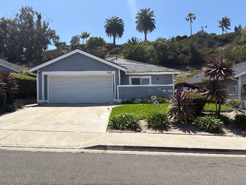 Foto principal - 1769 E Pointe Ave