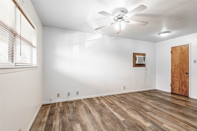 Building Photo - 120 McAdams Ln