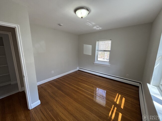 Building Photo - 63 Selkirk Rd