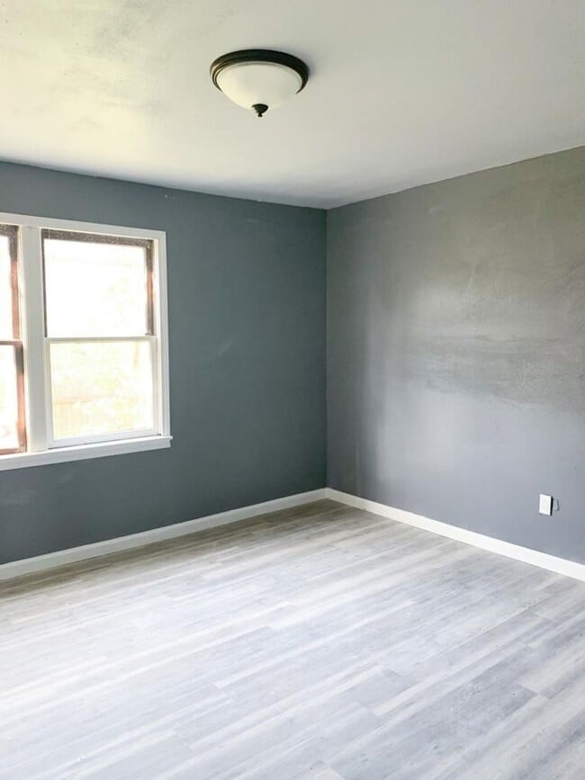 Building Photo - Gorgeous all renovated Home in Groves, TX!.