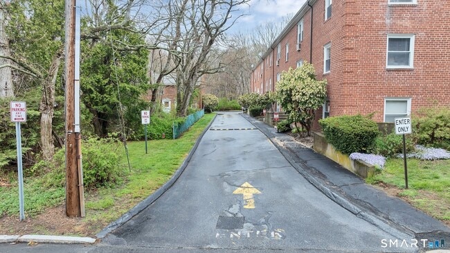 Building Photo - 111 A Niles Hill Rd