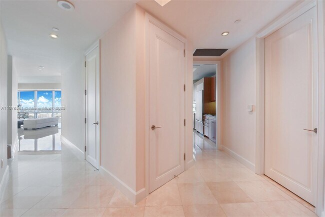 Foto del edificio - 1425 Brickell Ave