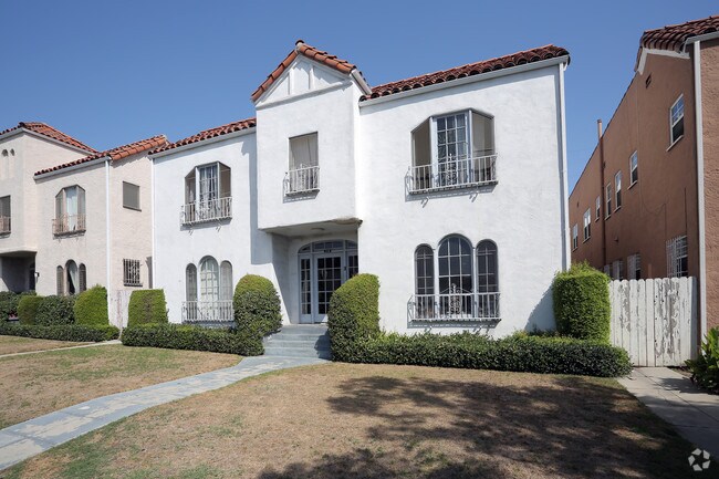 Building Photo - 418 N Hayworth Ave