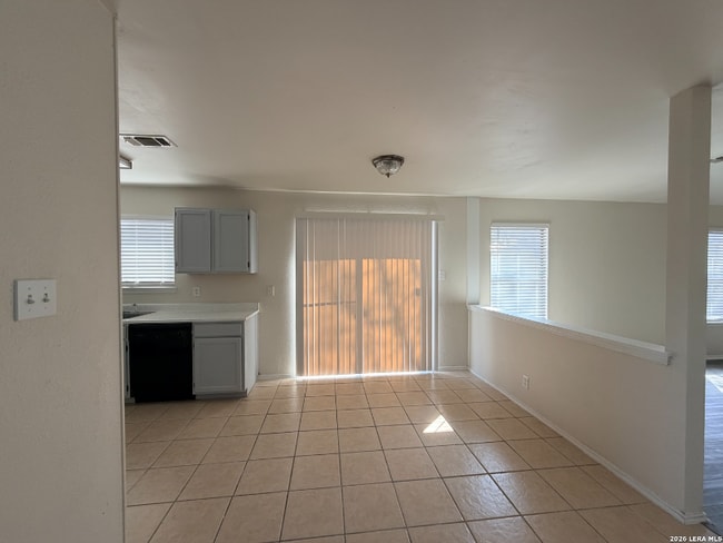 Foto del edificio - 7434 Lazy Trails