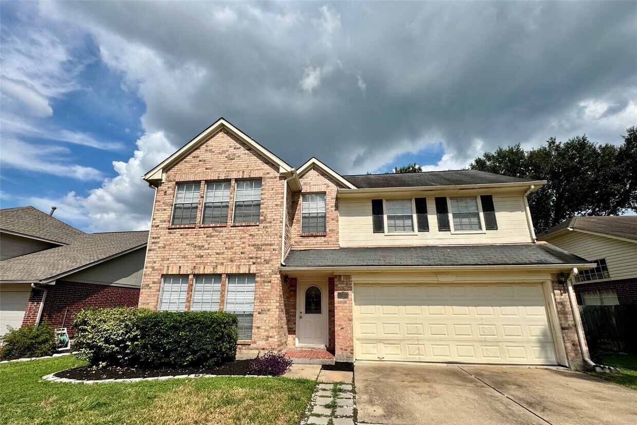 Foto principal - 16315 Cobble Springs Ct