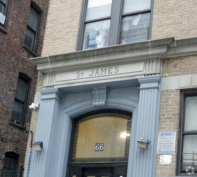 Building Photo - 66 E 190th St