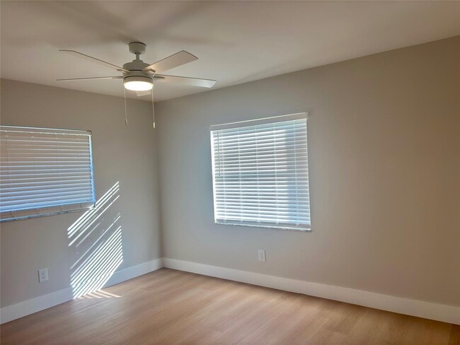 Foto del edificio - 10935 Gable St