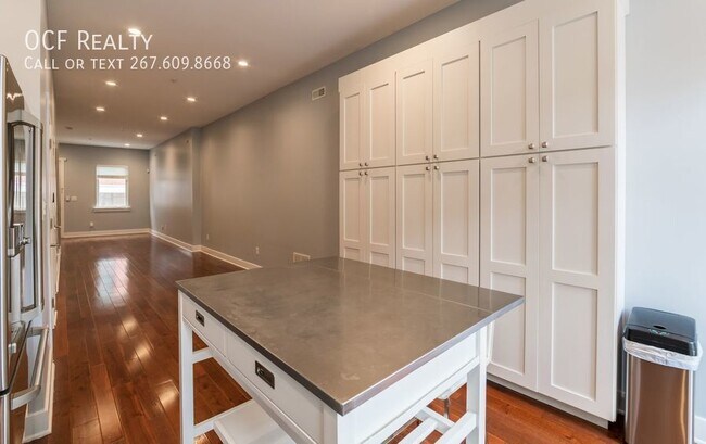 Building Photo - 3 Bed Fishtown Home